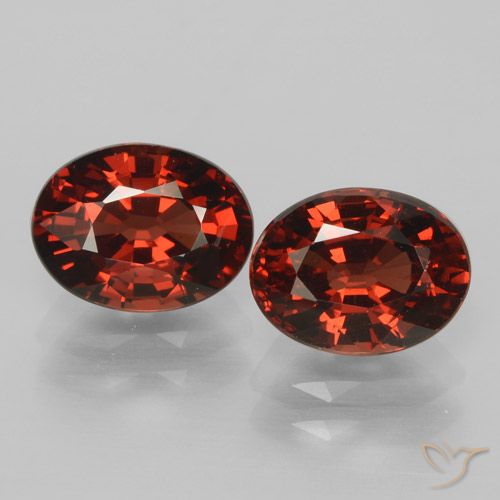 3.46ctw Natural Deep Blood Red Pyrope Garnet, Oval, VVS-VS, Photo A