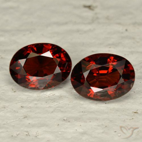 3.39ctw Natural Deep Blood Red Pyrope Garnet, Oval, VVS-VS