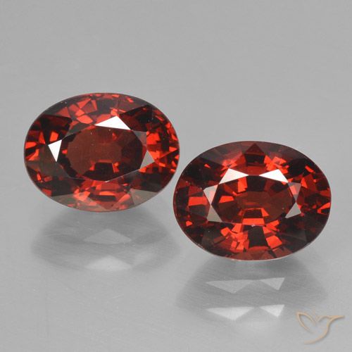 Deep Red Pyrope Garnet Gem - 1.8ct Oval Facet (ID: 466024)