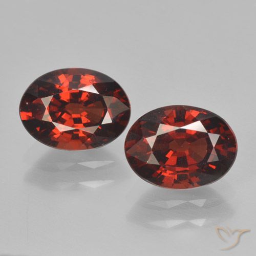 Deep Blood Red Pyrope Garnet Gem - 1.6ct Oval Facet (ID: 466027)
