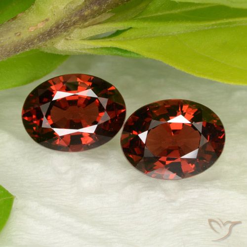 3.26ctw Natural Dark Red Pyrope Garnet, Oval, VVS-VS
