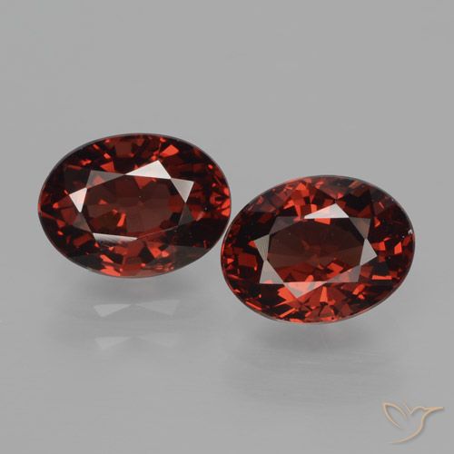 3.65ctw Natural Deep Blood Red Pyrope Garnet, Oval, VVS-VS