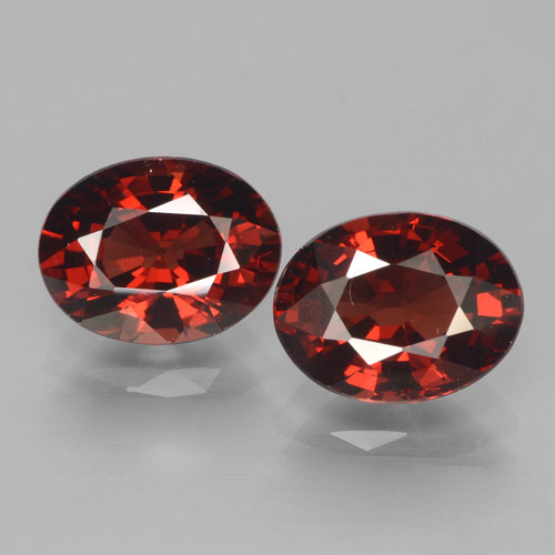 Rojo oscuro Granate Piropo Gema - 1.7ct Forma ovalada (ID: 466117)