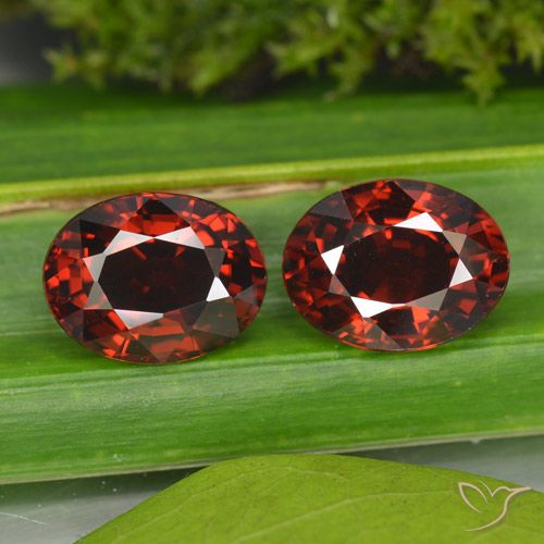 3.40ctw Natural Dark Red Pyrope Garnet, Oval, VVS-VS