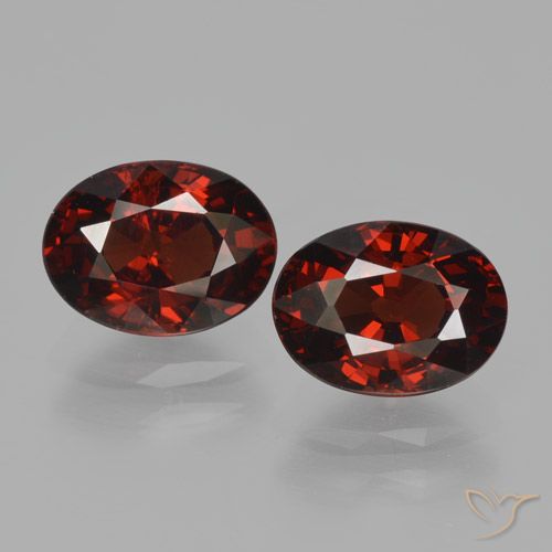 Deep Red Pyrope Garnet Gem - 1.7ct Oval Facet (ID: 466151)
