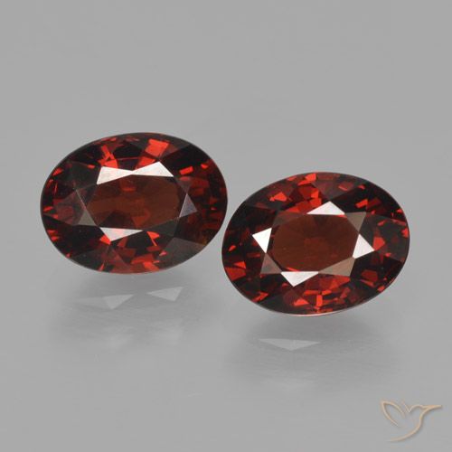 Deep Blood Red Pyrope Garnet Gem - 1.7ct Oval Facet (ID: 466172)