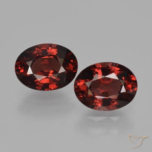 3.35 ct Oval Cut Pyrope Garnet, 8 x 6.1 mm From Mozambique, Photo A