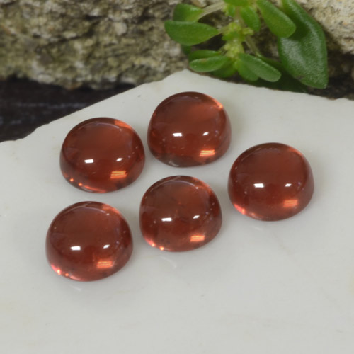 Deep Red Pyrope Garnet Gem - 0.4ct Round Cabochon (ID: 467417)