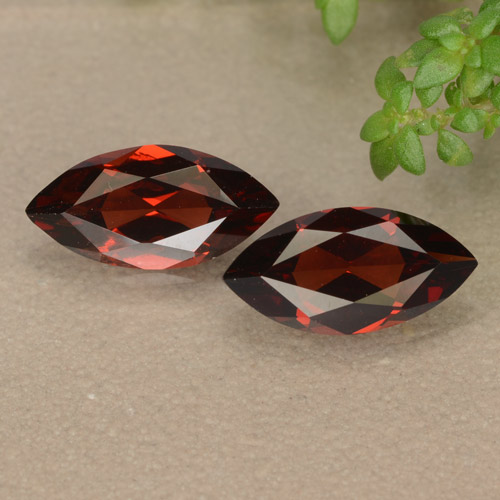 Rojo oscuro Granate Piropo Gema - 1.1ct Forma marquesa (ID: 479014)