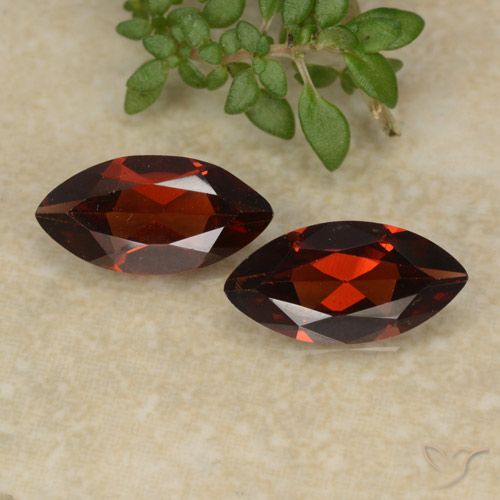 Rojo oscuro Granate Piropo Gema - 1.2ct Forma marquesa (ID: 479435)
