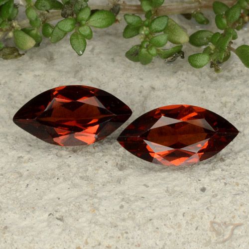 2.26 ct Marquise Cut Pyrope Garnet, 10 x 5 mm From Mozambique, Photo A