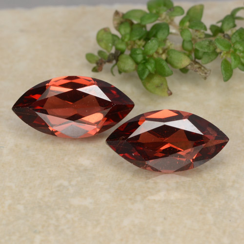 Coppia Granato piropo Taglio marquise abbinata 10 x 5,1mm - Peso 2,36 ct totali / media. 1,18 ct ciascuno, pietra preziosa naturale non trattati, colore Rosso scuro in purezza VVS-VS, durezza Mohs 6,5 - 7,5 adatto per gioielli da indossare ogni giorno, Photo A
