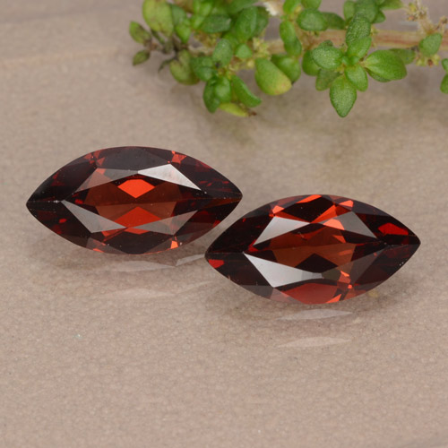 Deep Blood Red Pyrop-Granat Edelstein - 1.2ct Marquiseschliff (ID: 479555)