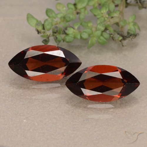 2.53 ct Marquise Cut Pyrope Garnet, 10 x 5 mm From Mozambique, Photo A