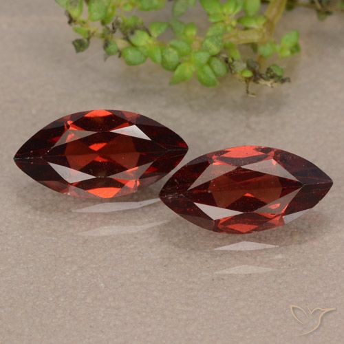 2.5 ct Marquise Cut Pyrope Garnet, 10 x 5.1 mm From Mozambique, Photo A