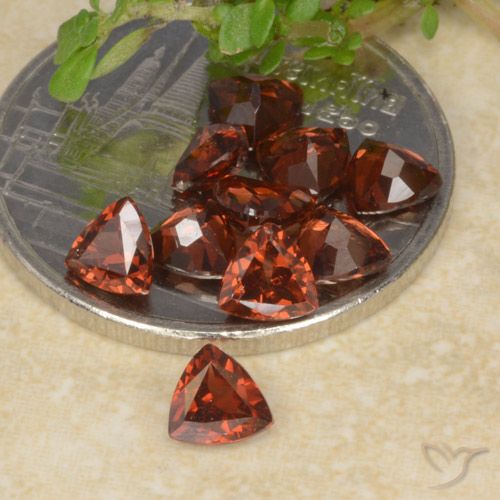 Medium Red Гранат Пироп Камень - 0.3ct Огранка Триллион Фасетная (ID: 479745)
