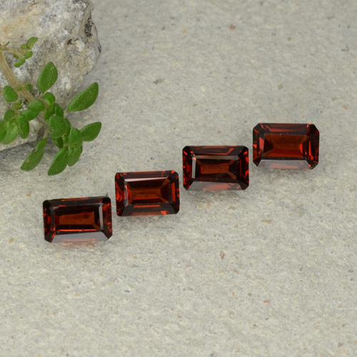 tiefrot Pyrop-Granat Edelstein - 0.7ct Octagon Stufenschliff (ID: 480688)