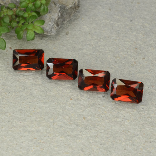 Rojo oscuro Granate Piropo Gema - 0.6ct Corte Octágon / Forma de Tijera (ID: 480750)