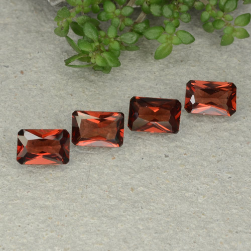 Темно-красный Гранат Пироп Камень - 0.6ct Огранка Октагон / Ножницы (ID: 480753)