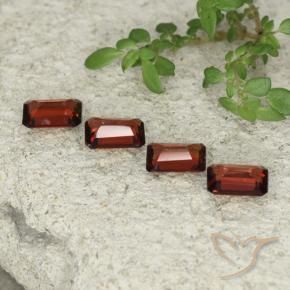 Pyrope Garnet Gemstones in 5.7 x 3.8 mm Size for Sale, Pyrope Garnet Stones in Scarlet Red Color