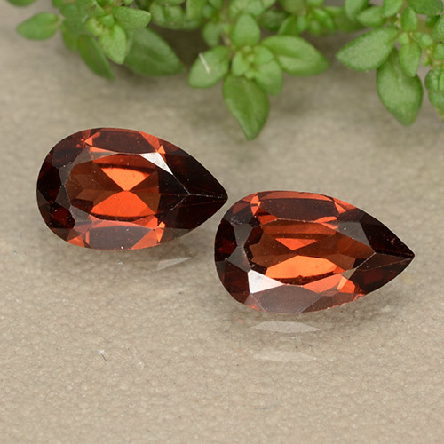 Currant Red Pyrope Garnet Gem - 0.9ct Pear Facet (ID: 487874)