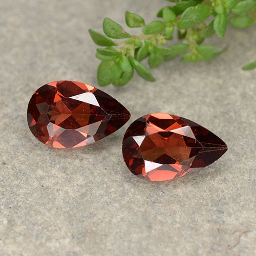 1.75ctw Natural Deep Red Pyrope Garnet, Pear Shape, VVS-VS