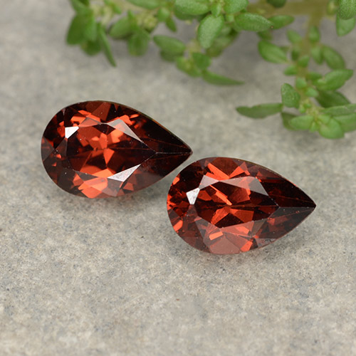 Medium Red Pyrope Garnet Gem - 1.1ct Pear Facet (ID: 487962)