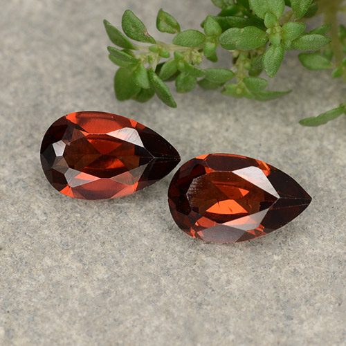 Dark Red Pyrope Garnet Gem - 0.8ct Pear Facet (ID: 487965)