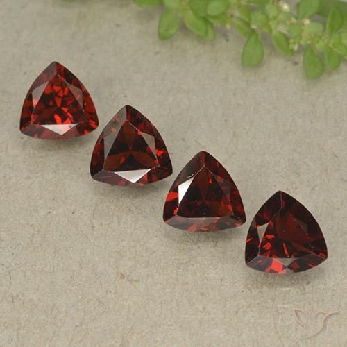 dunkelrot Pyrop-Granat Edelstein - 0.9ct Trillantschliff (ID: 498812)