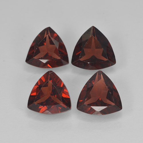 Sangria Red Pyrop-Granat Edelstein - 0.7ct Trillantschliff (ID: 498920)