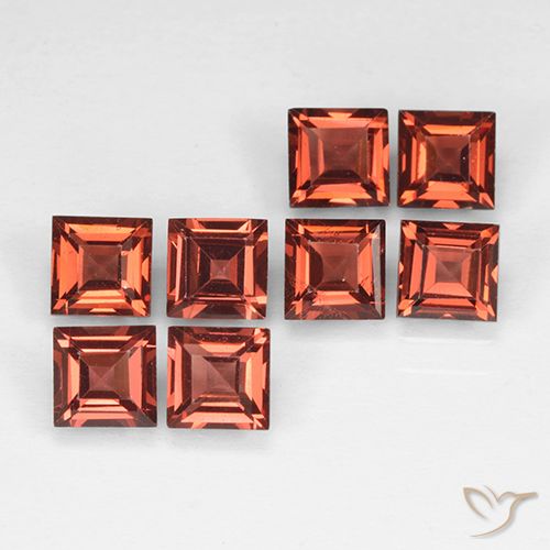 3,32 ct quadratischer Pyrop-Granat, 4 x 4 mm aus Mosambik, Photo A