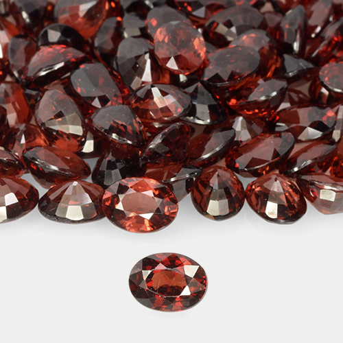 1.06 ct Red Pyrope Garnet Gemstone, Pyrope Garnet Gem in Oval Facet Shape for Sale.