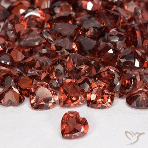 Grenat pyrope taille cœur de 0,85 ct, 4,1 x 4,1 mm du Mozambique, Photo A
