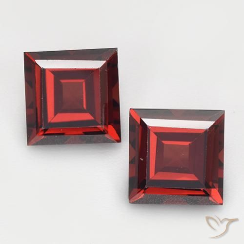 4.37ctw Natural Deep Red Pyrope Garnet, Square, VVS-VS