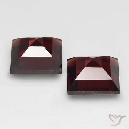 Pyrope Garnet Gemstones in 7 x 7 mm (calibrated) Size for Sale, Pyrope Garnet Stones in Deep Red Color
