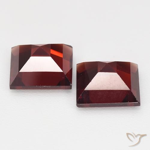 Pyrope Garnet Gemstones in 7 x 7 mm (calibrated) Size for Sale, Pyrope Garnet Stones in Dark Red Color
