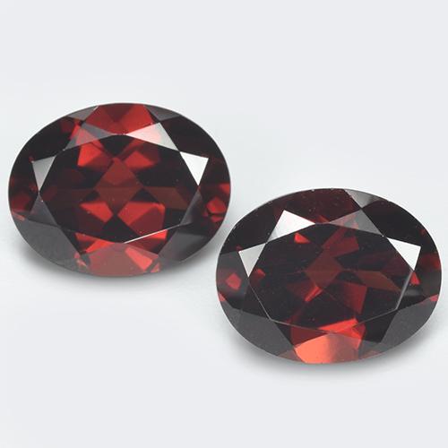 ダークレッド パイロープガーネット 宝石 - 2.4ct オーバル ファセット (ID: 513512)