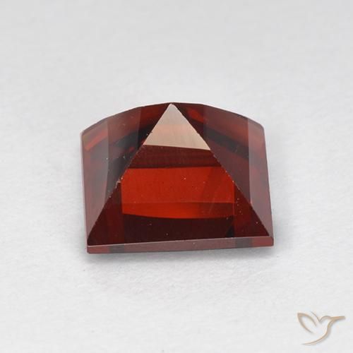 Pyrope Garnet Gemstone in 7 x 7 mm (calibrated) Size for Sale, Pyrope Garnet Stone in Deep Red Color