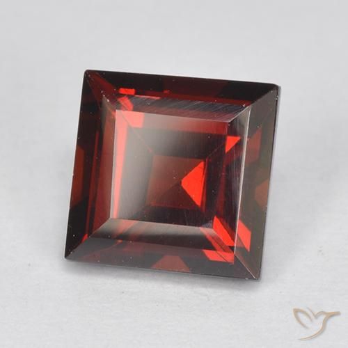 7 x 6,9mm quadratischer roter Pyrop-Granat aus Mosambik, Gewicht 2,31 ct, 1 Stück Pyrop-Granat - Farbe: Dunkelrot, natürlicher Edelstein in VVS-VS Reinheit, Mohs-Härte von 6,5 - 7,5 Geeignet für den täglichen Gebrauch im Schmuck, Photo A