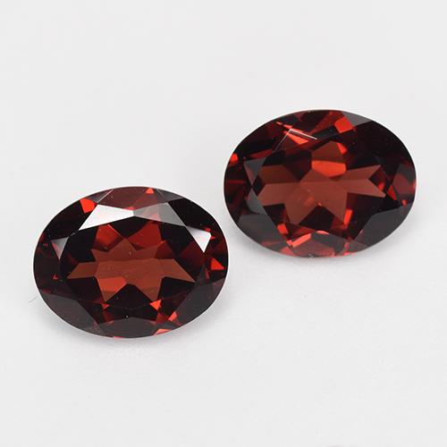 Dark Red Pyrope Garnet Gem - 2.1ct Oval Facet (ID: 520568)