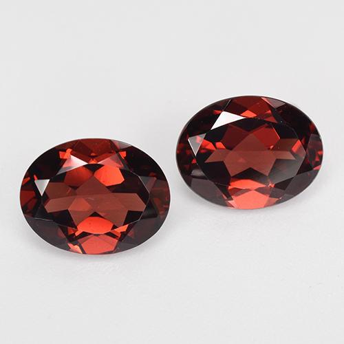 Deep Red Pyrope Garnet Gem - 2.3ct Oval Facet (ID: 520571)