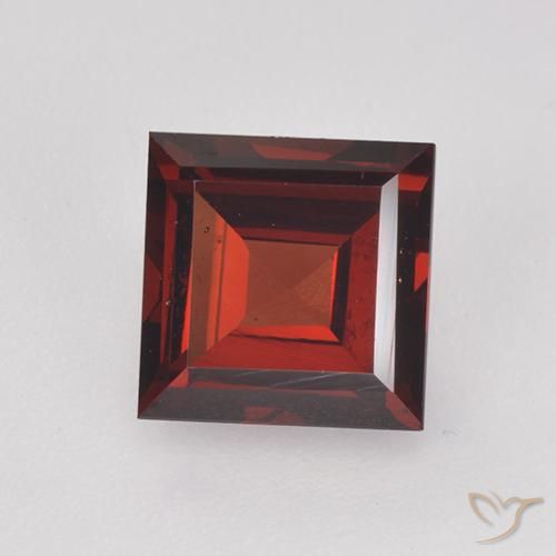 Granate Piropo Roja Forma cuadrada de 7,1 x 7,1mm de Mozambique, peso de 2.22 ct, piedra preciosa natural No tratado en claridad vvs-vs, Granate Piropo de 1 pieza - Color: Rojo oscuro, dureza Mohs de 6.5 - 7.5 Adecuado para joyas de uso diario, Photo A