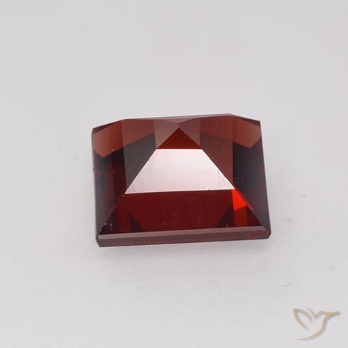 Pyrope Garnet Gemstone in 7 x 7 mm (calibrated) Size for Sale, Pyrope Garnet Stone in Deep Red Color