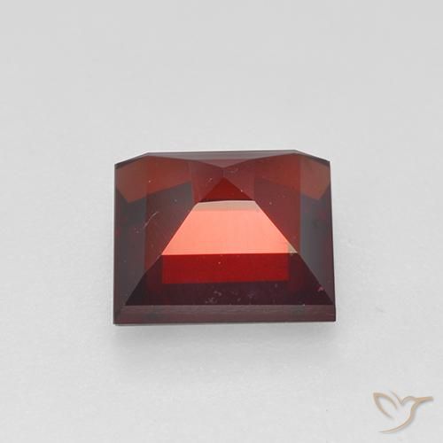 Pyrope Garnet Gemstone in 7 x 7 mm (calibrated) Size for Sale, Pyrope Garnet Stone in Deep Blood Red Color