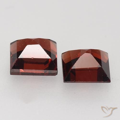 Pyrope Garnet Gemstones in 4 x 4 mm (calibrated) Size for Sale, Pyrope Garnet Stones in Deep Red Color