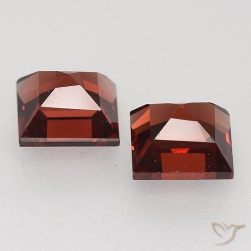 Pyrope Garnet Gemstones in 4 x 4 mm (calibrated) Size for Sale, Pyrope Garnet Stones in Deep Red Color