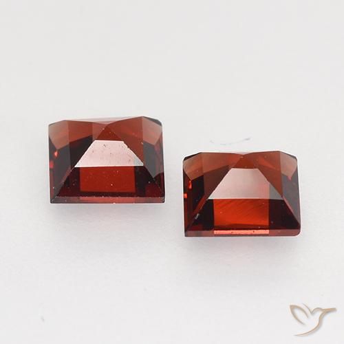 Pyrope Garnet Gemstones in 4 x 4 mm (calibrated) Size for Sale, Pyrope Garnet Stones in Deep Red Color