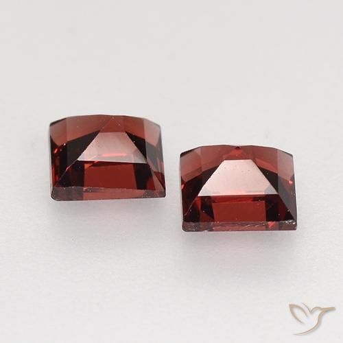 Pyrope Garnet Gemstones in 4 x 4 mm (calibrated) Size for Sale, Pyrope Garnet Stones in Deep Red Color