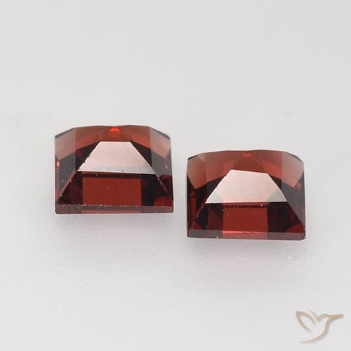 Pyrope Garnet Gemstones in 4 x 4 mm (calibrated) Size for Sale, Pyrope Garnet Stones in Dark Red Color