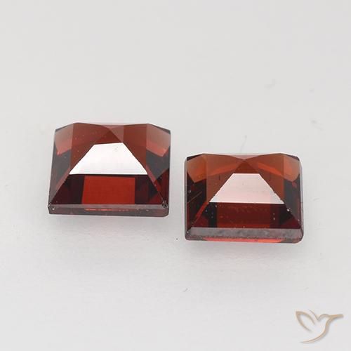 Pyrope Garnet Gemstones in 4 x 4 mm (calibrated) Size for Sale, Pyrope Garnet Stones in Deep Blood Red Color
